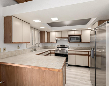 14428 N Lariat Lane - Photo Thumbnail 9