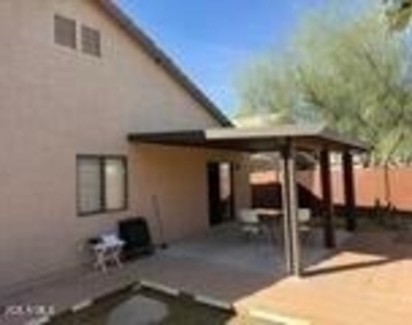816 W Mid Way Street - Photo Thumbnail 17