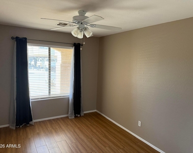 816 W Mid Way Street - Photo Thumbnail 14