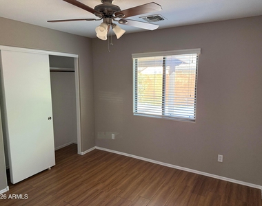 816 W Mid Way Street - Photo Thumbnail 7