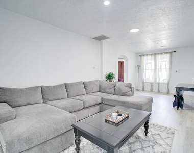258 S Sutherland Street - Photo Thumbnail 13