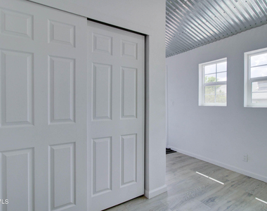 258 S Sutherland Street - Photo Thumbnail 30
