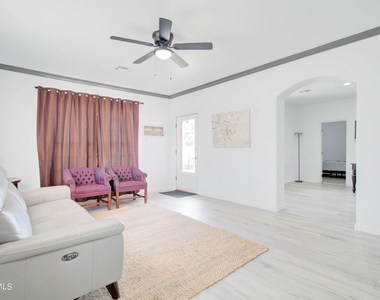 258 S Sutherland Street - Photo Thumbnail 4