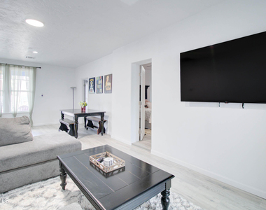 258 S Sutherland Street - Photo Thumbnail 14