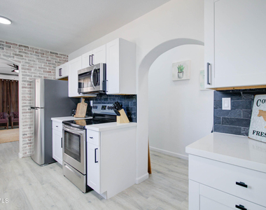 258 S Sutherland Street - Photo Thumbnail 11
