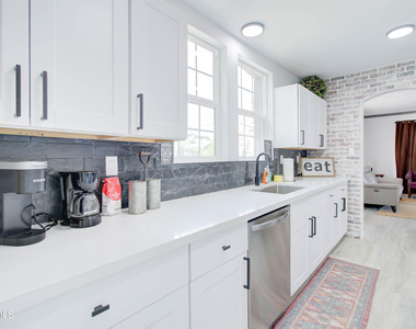 258 S Sutherland Street - Photo Thumbnail 10