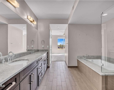 4803 N Woodmere Fairway -- - Photo Thumbnail 34
