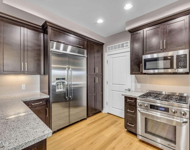 4803 N Woodmere Fairway -- - Photo Thumbnail 38