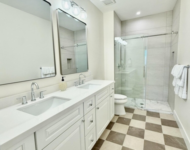16714 E Almont Drive - Photo Thumbnail 16