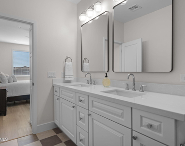16714 E Almont Drive - Photo Thumbnail 18