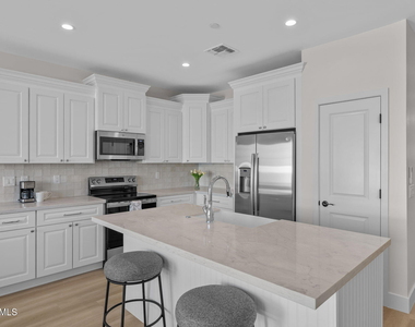 16714 E Almont Drive - Photo Thumbnail 7