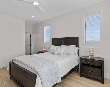 16714 E Almont Drive - Photo Thumbnail 12