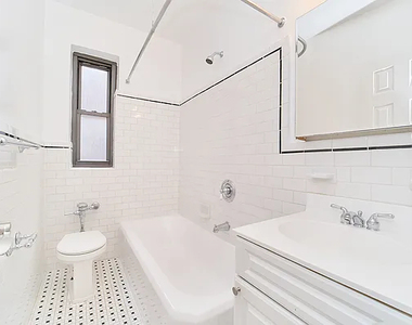 124 East 24th Street - Photo Thumbnail 4