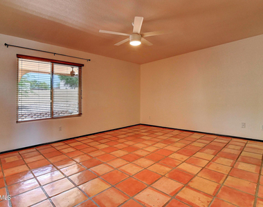 14004 N Sussex Place - Photo Thumbnail 18