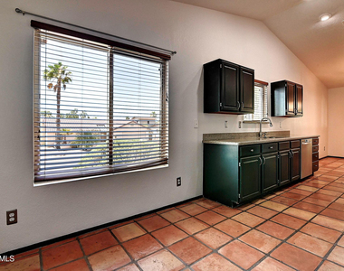 14004 N Sussex Place - Photo Thumbnail 15