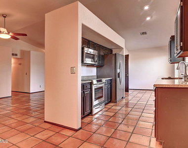 14004 N Sussex Place - Photo Thumbnail 13