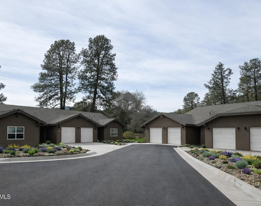 561 Sally Lane - Photo Thumbnail 3