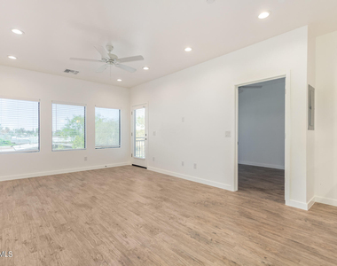2063 E Lemon Street - Photo Thumbnail 5