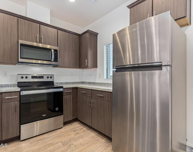 2063 E Lemon Street - Photo Thumbnail 10