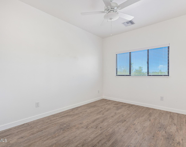 2063 E Lemon Street - Photo Thumbnail 11
