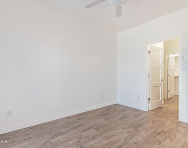 2063 E Lemon Street - Photo Thumbnail 17
