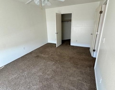 3130 N 126th Drive - Photo Thumbnail 19