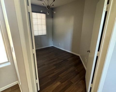 3130 N 126th Drive - Photo Thumbnail 6