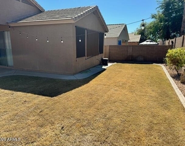 3130 N 126th Drive - Photo Thumbnail 5