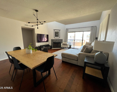 5998 N 78th Street - Photo Thumbnail 3