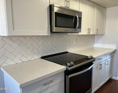 5998 N 78th Street - Photo Thumbnail 12
