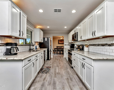 19034 N Palo Verde Drive - Photo Thumbnail 11