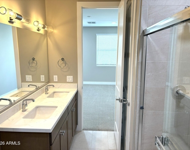 1019 E Pasadena Avenue - Photo Thumbnail 24