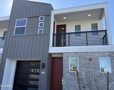 1019 E Pasadena Avenue - Photo Thumbnail 5