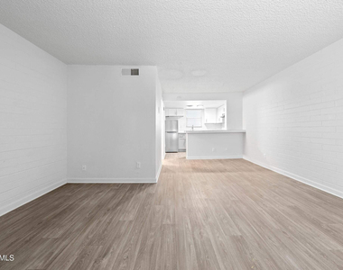 1601 W Camelback Road - Photo Thumbnail 6
