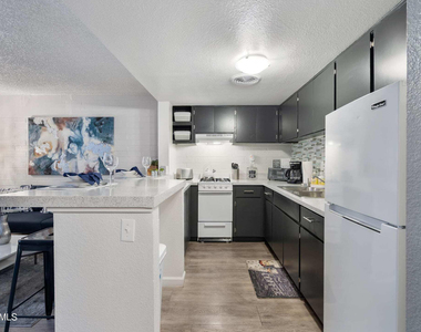 1601 W Camelback Road - Photo Thumbnail 1