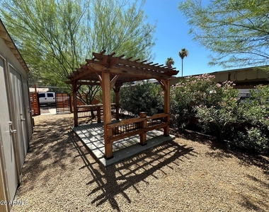 9647 N 10th Avenue - Photo Thumbnail 9