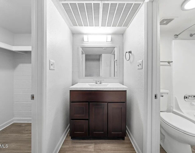 1601 W Camelback Road - Photo Thumbnail 8