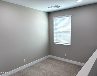 1009 E Pasadena Avenue - Photo Thumbnail 16