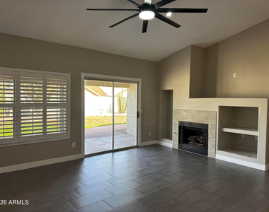 7570 W Jenan Drive - Photo Thumbnail 13