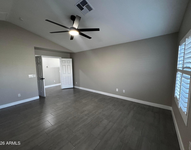 7570 W Jenan Drive - Photo Thumbnail 16