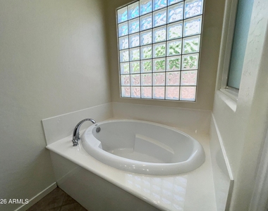 14313 W Alvarado Drive - Photo Thumbnail 12