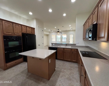 14313 W Alvarado Drive - Photo Thumbnail 5