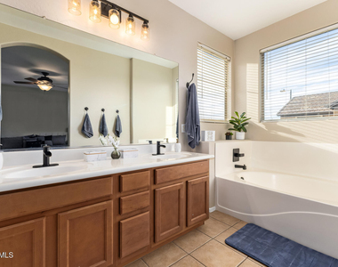 3143 S Southwind Drive - Photo Thumbnail 25