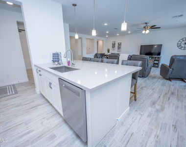 5100 E Rancho Paloma Drive - Photo Thumbnail 13