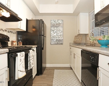 8530 N 22nd Avenue N - Photo Thumbnail 10