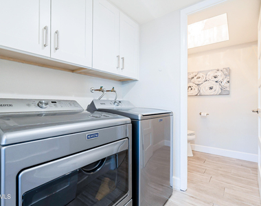 4243 N Miller Road - Photo Thumbnail 10