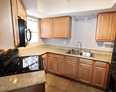 885 N Granite Reef Road - Photo Thumbnail 3