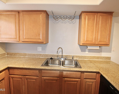885 N Granite Reef Road - Photo Thumbnail 4
