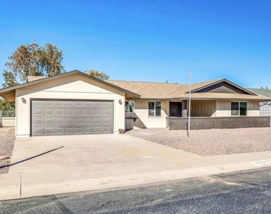 10602 W Cumberland Drive - Photo Thumbnail 6