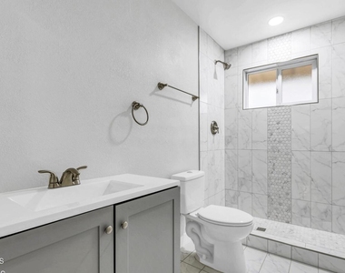 10602 W Cumberland Drive - Photo Thumbnail 4